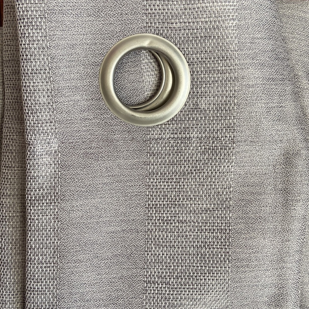 Tahari Home 2 Pc Grommet Panel Set Gray Curtains NWOT - Picture 3 of 4